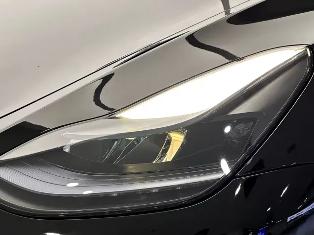 Tesla Model Y — Фото автомобиля 5