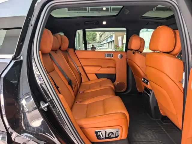 Li Auto L7 — Фото автомобиля 11