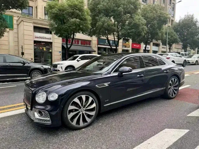 Bentley Flying Spur — Фото автомобиля 2