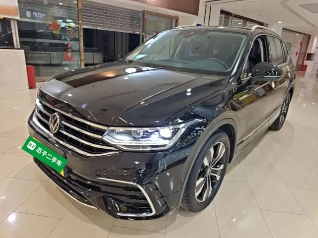 Фотография автомобиля — Volkswagen Tiguan L