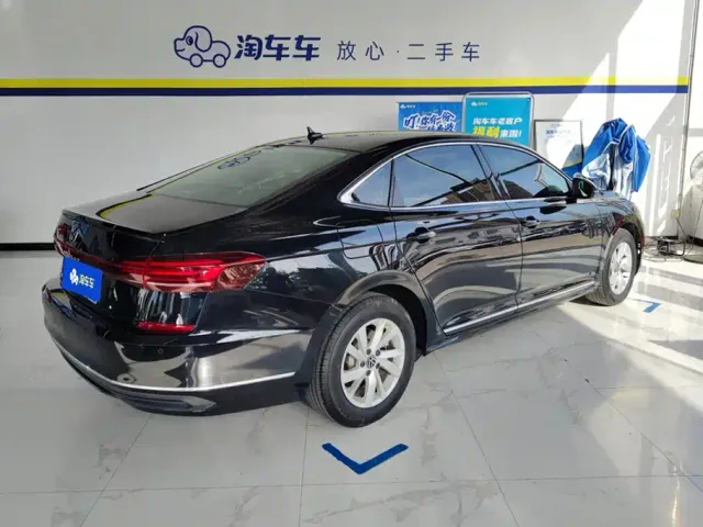 Volkswagen Passat — Фото автомобиля 3