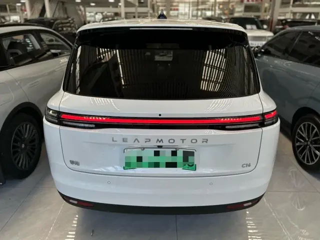 Leapmotor C16 — Фото автомобиля 19