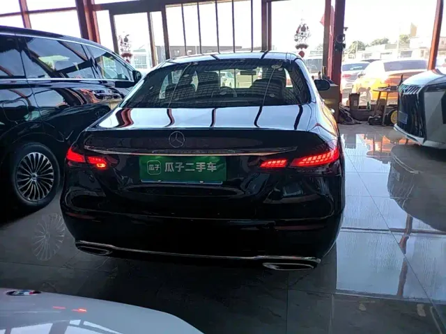 Mercedes-Benz E-Class — Фото автомобиля 5
