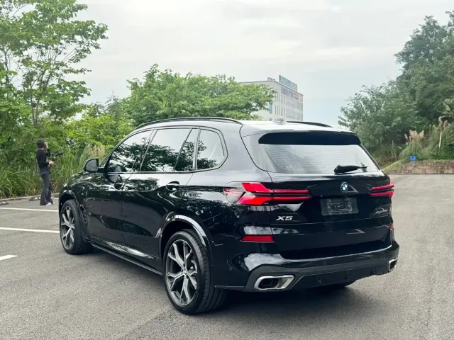 BMW X5 — Фото автомобиля 2