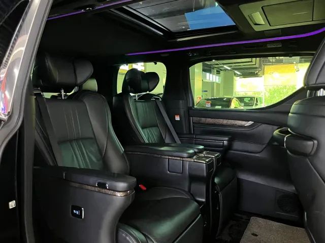 Toyota Vellfire — Фото автомобиля 8