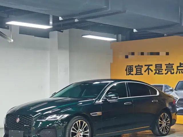 Фотография автомобиля — Jaguar XFL