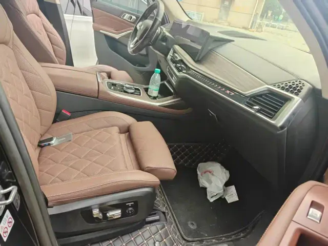 BMW X7 — Фото автомобиля 10