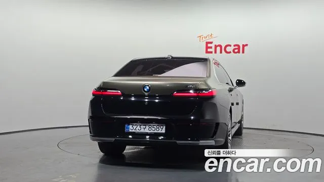 BMW 7-Series 7 серия (G70) 740i sDrive Design Pure Excellence — Фото автомобиля 2