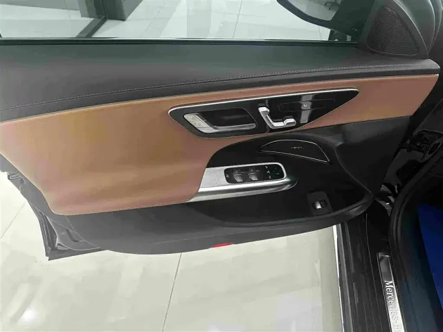 Mercedes-Benz E-Class — Фото автомобиля 6
