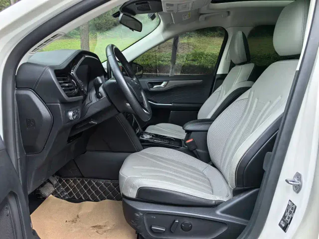 Ford Escape — Фото автомобиля 6