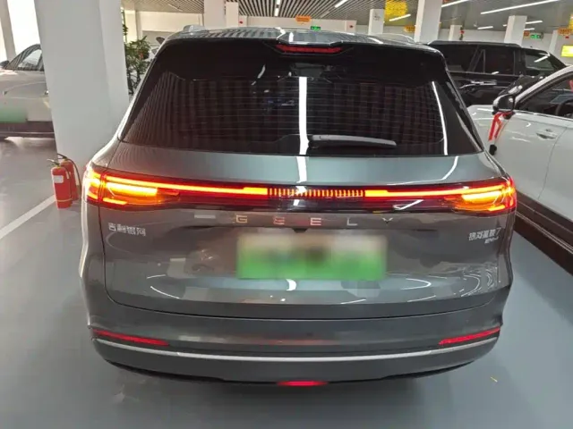 Geely Galaxy Starship 7 EM-i — Фото автомобиля 5