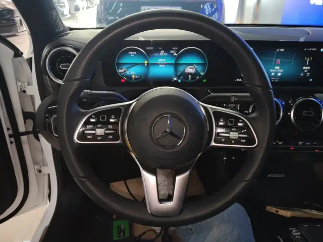 Mercedes-Benz A-Class — Фото автомобиля 10