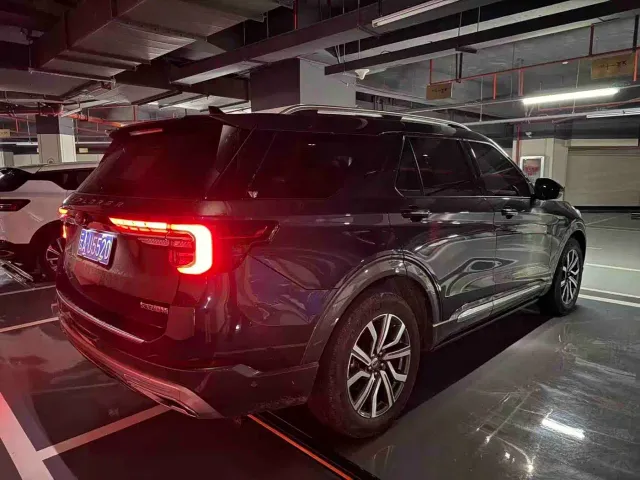 Ford Explorer — Фото автомобиля 9