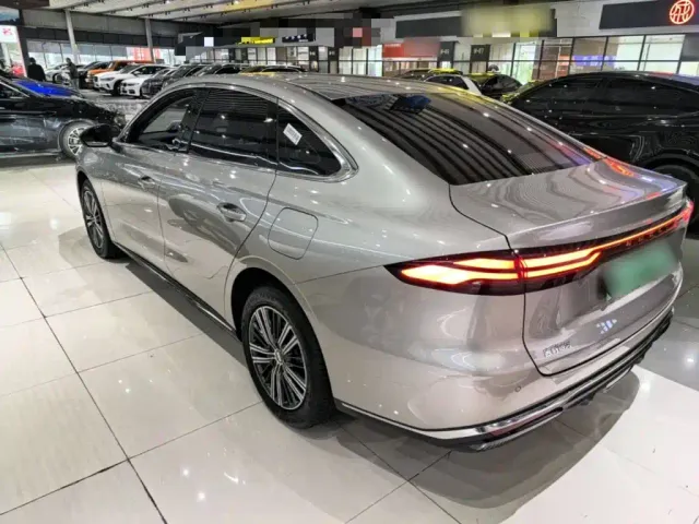 Geely Galaxy Stellar 6 — Фото автомобиля 4