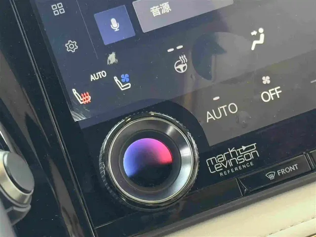 Lexus LM — Фото автомобиля 21