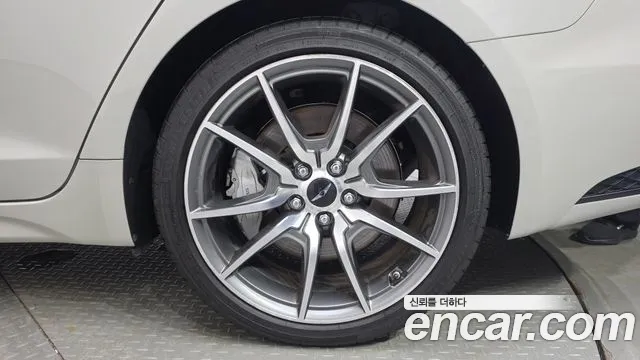 Genesis G70 Новый G70 Бензин 2.5T 4WD — Фото автомобиля 18