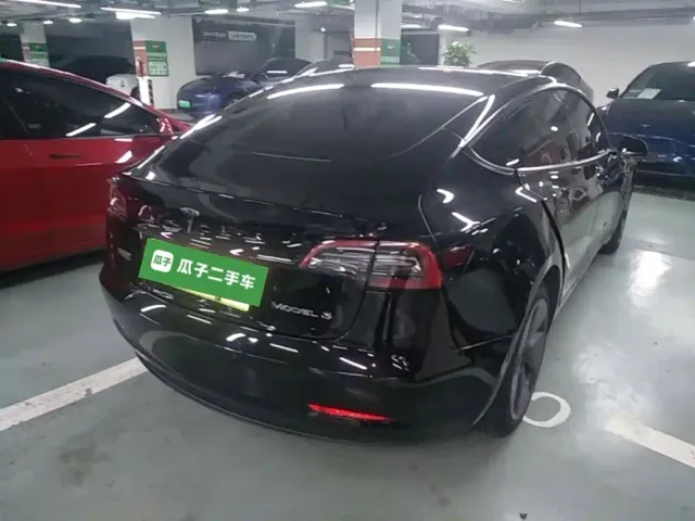 Tesla Model 3 — Фото автомобиля 6