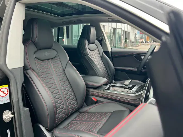 Audi Q8 — Фото автомобиля 5