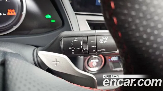 Lexus UX — Фото автомобиля 29