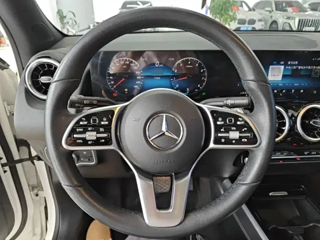 Mercedes-Benz GLB-Class — Фото автомобиля 10