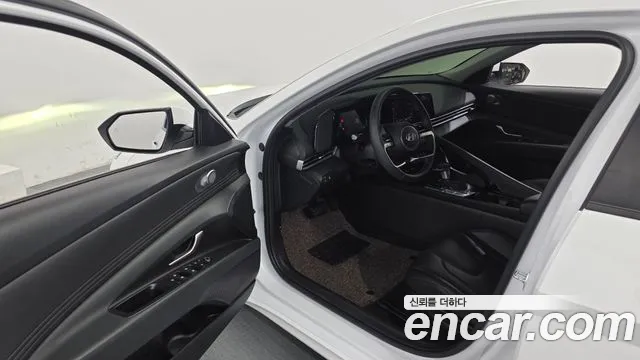 Hyundai Avante CN7 — Фото автомобиля 10