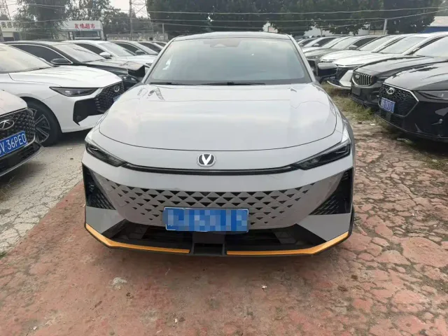 Changan UNI-V — Фото автомобиля 2