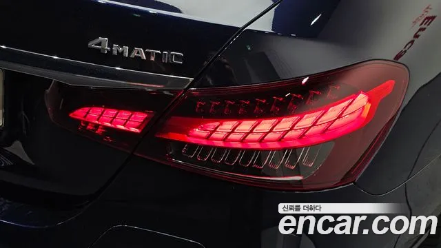 Mercedes-Benz E-Class — Фото автомобиля 21