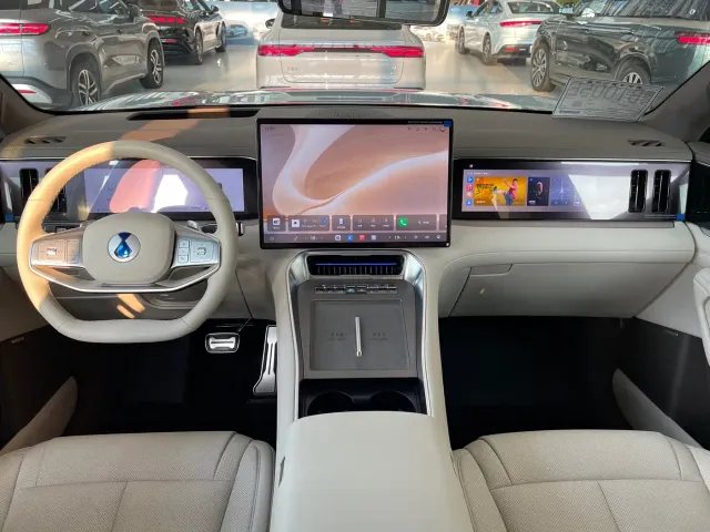 Denza Denza N8L 2025 Standard — Фото автомобиля 11
