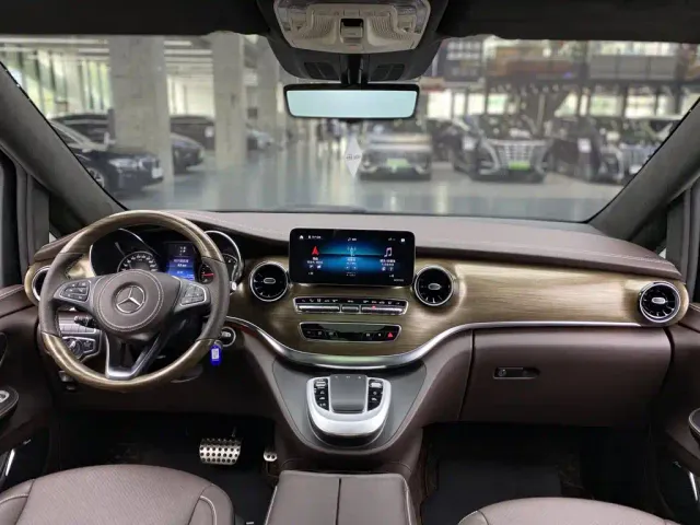 Mercedes-Benz V-Class — Фото автомобиля 15
