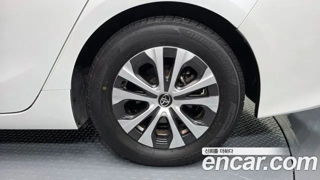Toyota Prius — Фото автомобиля 21