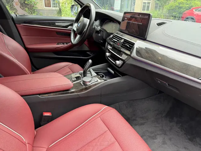 BMW 5 Series — Фото автомобиля 12