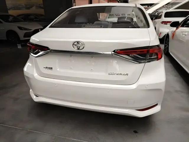 Toyota Corolla — Фото автомобиля 5