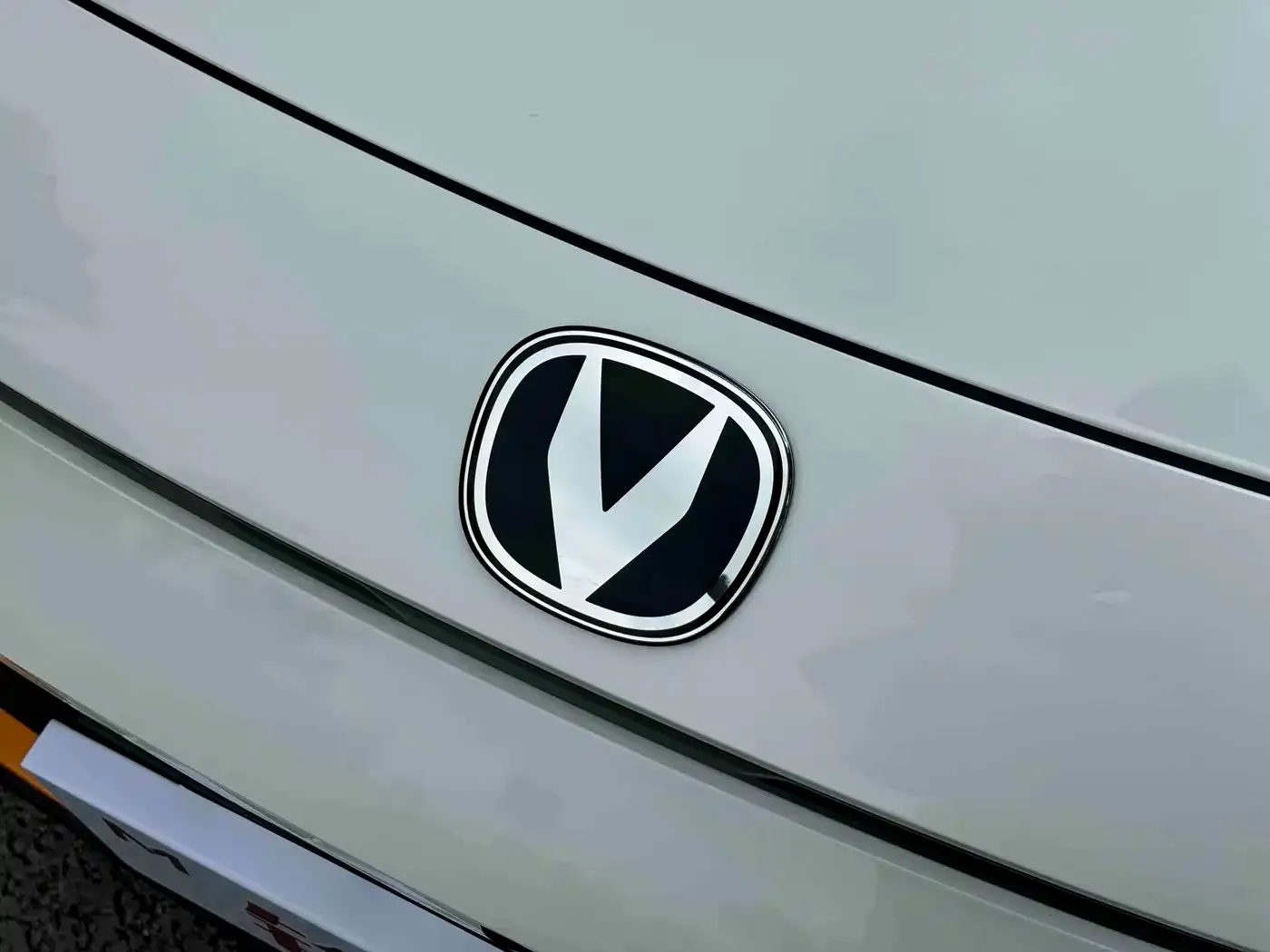 Changan Changan UNI-V 2024 1.5T Deluxe Sport — Фото автомобиля 5
