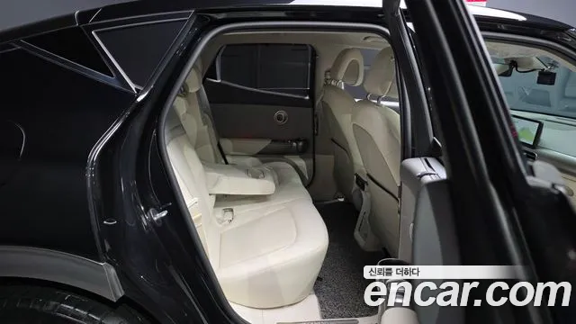 Genesis GV60 — Фото автомобиля 11