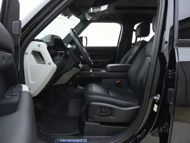 Land Rover Defender — Фото автомобиля 16
