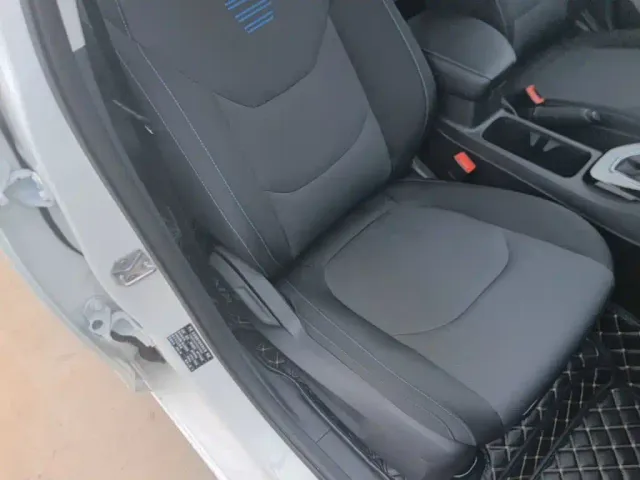 Ford Escort — Фото автомобиля 24