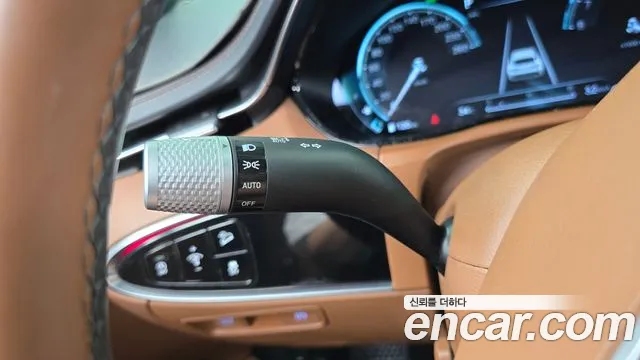 Genesis GV70 2.5T Бензин AWD — Фото автомобиля 24