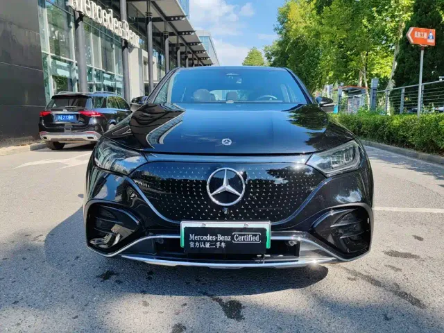 Mercedes-Benz EQE SUV — Фото автомобиля 2
