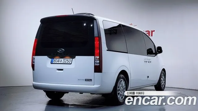 Hyundai Staria Staria Карго 3 места — Фото автомобиля 2