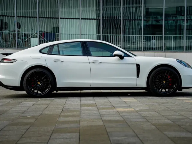 Porsche Panamera — Фото автомобиля 4