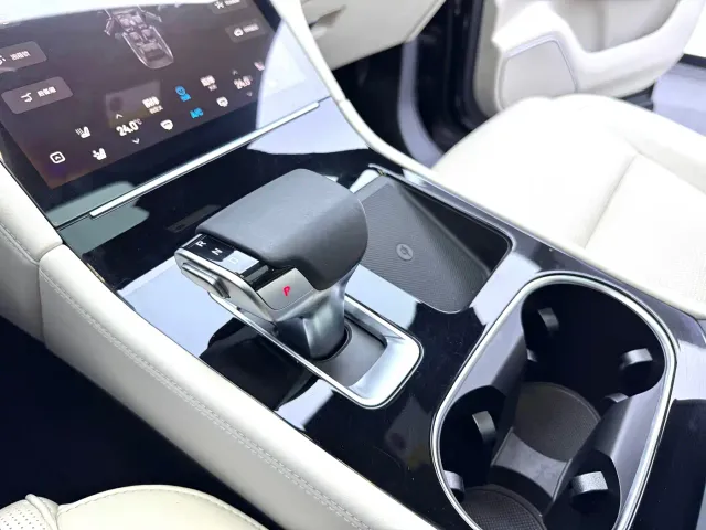 Li Auto ONE — Фото автомобиля 25