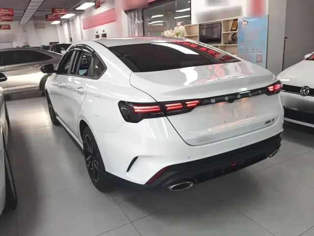 Geely Binrui — Фото автомобиля 6