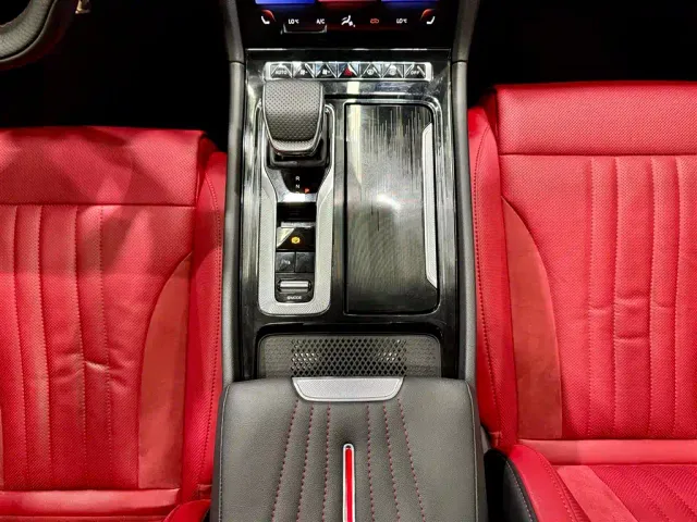 Hongqi H6 — Фото автомобиля 17