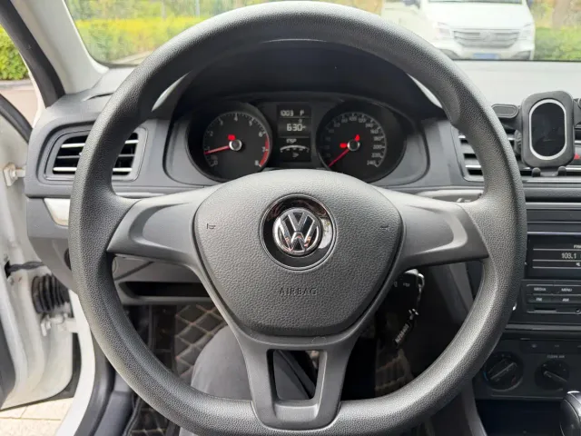 Volkswagen Lavida — Фото автомобиля 12