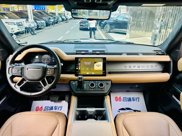 Land Rover Defender — Фото автомобиля 6