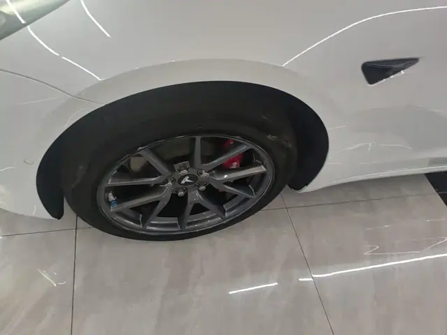 Tesla Model 3 — Фото автомобиля 22