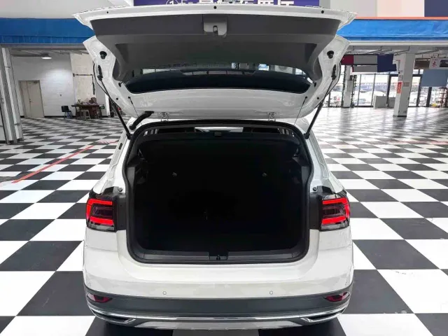 Volkswagen T-Cross — Фото автомобиля 16