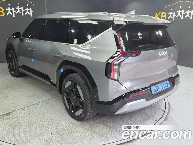 Kia EV9 — Фото автомобиля 4