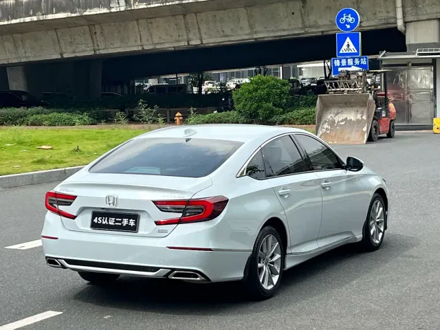 Honda Accord — Фото автомобиля 5