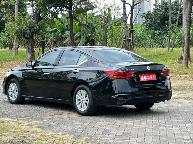 Nissan Teana — Фото автомобиля 5